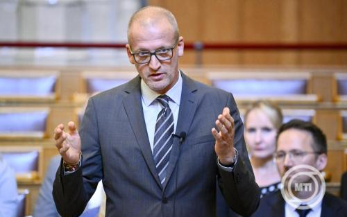 Tarr Zoltán: a forrásokat mostantól nem túlárazott presztízsberuházásokra fordítjuk