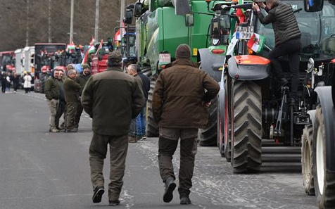 Kijev határozott választ vár az EU-tól a gazdatüntetések miatti ukrán-lengyel határzárra