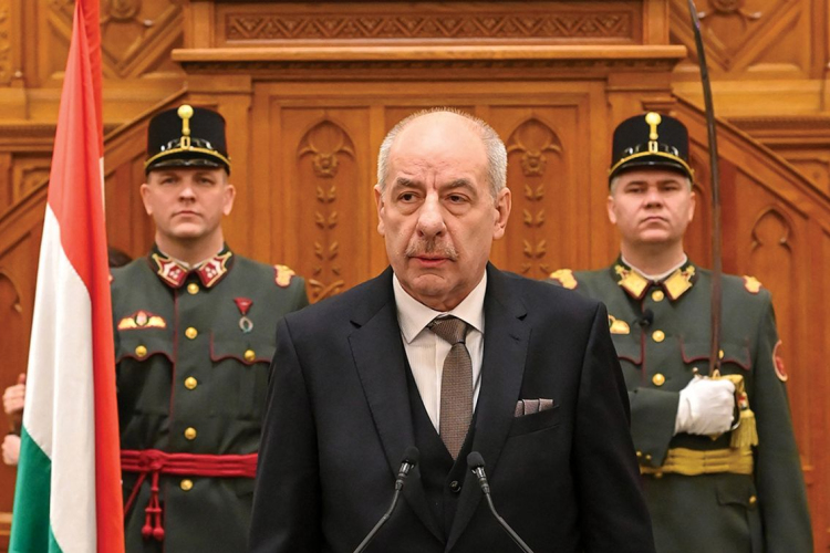 Sándor-palota: a Velencei Bizottság tagjaival tárgyalt az államfő Budapesten